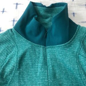Amazing Rulu fabric half zip top size 4